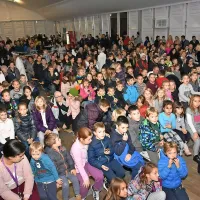Tudi v Ankaranu je Miklavž delil darila pridnim  otrokom (foto)