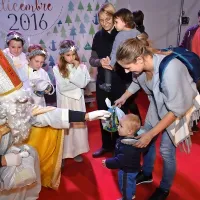 Tudi v Ankaranu je Miklavž delil darila pridnim  otrokom (foto)