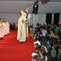 Tudi v Ankaranu je Miklavž delil darila pridnim  otrokom (foto)