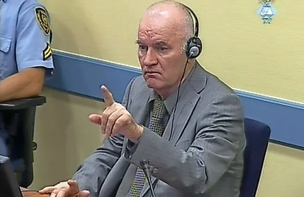 Tožilstvo je danes sodnike haaškega Mednarodnega sodišča za vojne zločine na območju nekdanje Jugoslavije pozvalo, naj bivšega vojnega poveljnika bosanskih Srbov, generala Ratka Mladića obsodijo na dosmrtni zapor za genocid, vojne zločine in zločine proti človečnosti med vojno v BiH.