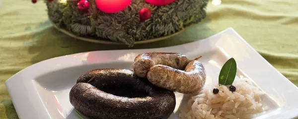 Decembrska pojedina: krvavice, pečenice in repa