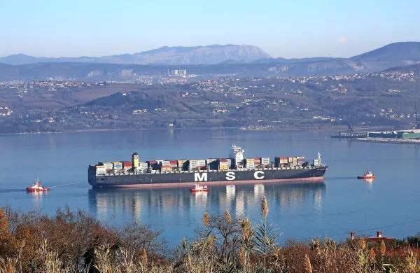 Tako velika ladja v severni Jadran &scaron;e ni priplula
