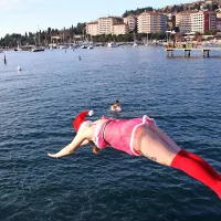 V Portorožu prvega januarja ponovno tradicionalni skoki v morje