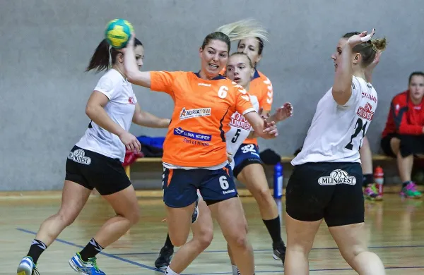 Igralke v oranžnih dresih bolj optimistično čakajo na nadaljevanje sezone.