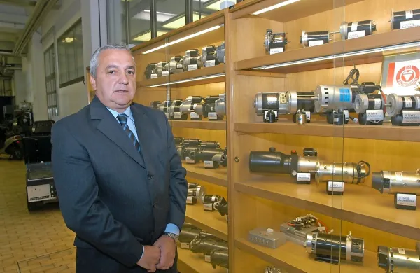 V sredo je umrl Drago Ferfolja, med drugim namestnik 
predsednika nadzornega sveta Slovenskega državnega holdinga (SDH) in vodja prodaje motorne elektro opreme v 
družbi Mahle Letrika.