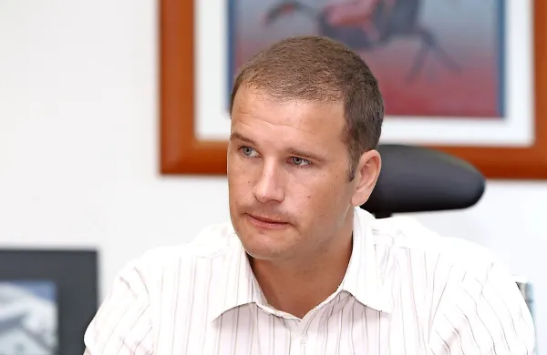 Direktor izolske Komunale Denis Bele namerava najeti dolgoročno posojilo v višini 800.000 evrov. 