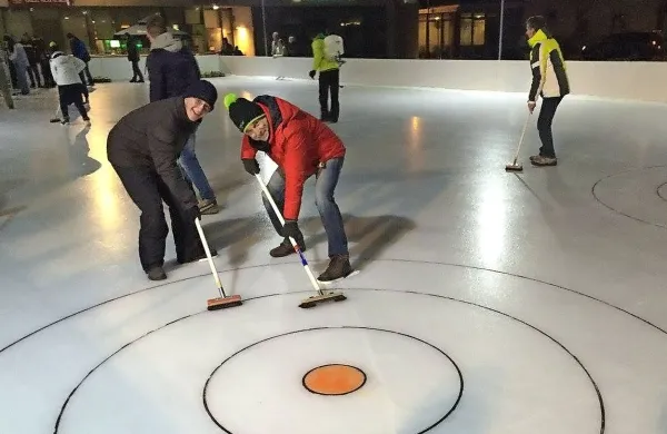 Turnir v curlingu