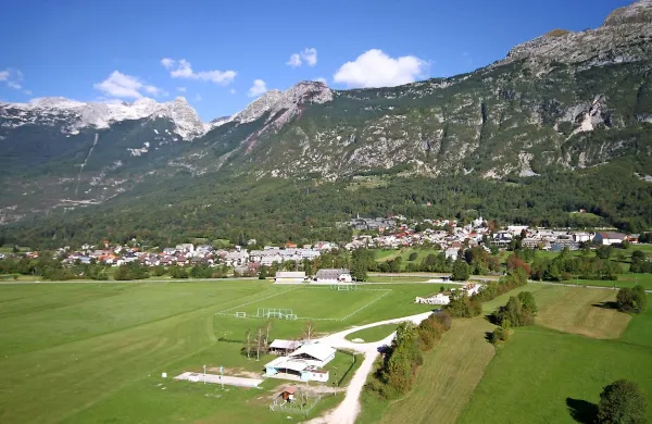 Z bovškim letališčem bo poslej upravljala zasebna družba 
AvioFun d.o.o.