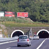 Iz kupa nastaja  &scaron;e večji kup