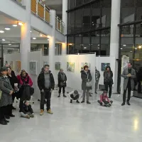V Kosovelovem domu Sežana svoja dela predstavljajo likovni pedagogi. 