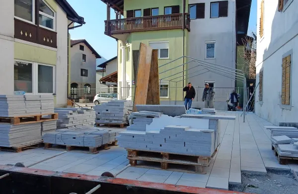  Za cerkvijo bodo najlepši tlakovci, urejen bo prireditveni prostor, vrnila se bo tržnica. 

