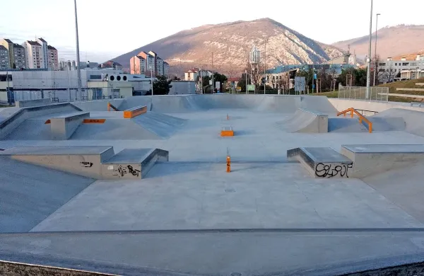 Mladoletni osumljenci naj bi se srečevali tudi v bližini novogoriškega skate parka.