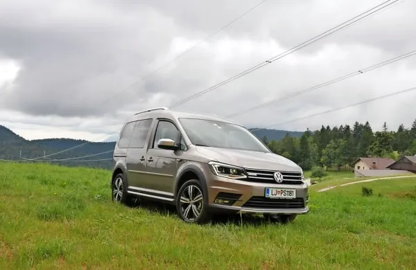 Dvignjen caddy je uporaben tudi na slabših cestah.
