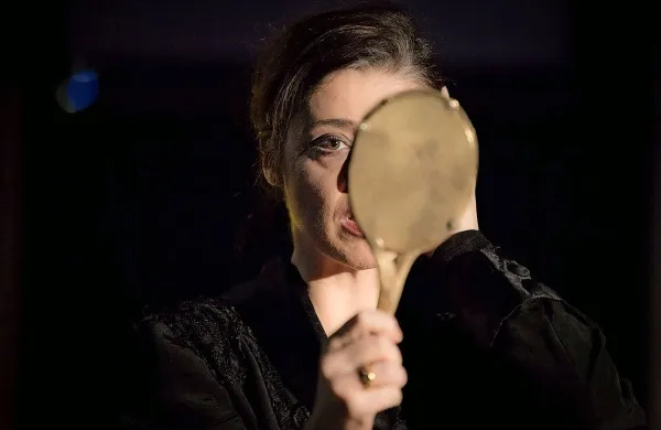 Nikla Petruška Panizon kot cesarica Elizabeta
