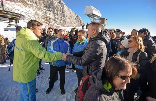Po kaninskem pobočju so se spustili prvi smučarji