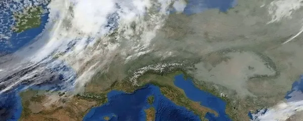 Nad večjim delom Evrope vztraja solidno anticiklonsko 
območje.

