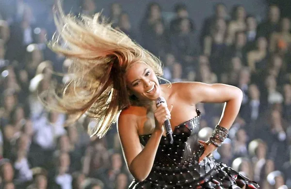 Album Lemonade, zadnji studijski izdelek ameriške glasbenice Beyonce, je po analizi pomembnejših lestvic britanskega BBC najboljši album leta 2016.