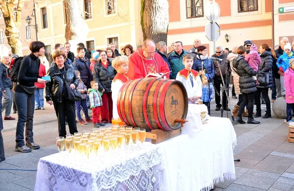 V Vipavi je bilo žegnanje konj &scaron;e posebej slovesno (foto)