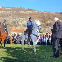 Žegnanje konj v Zanigrad pritegnilo &scaron;tevilne obiskovalce (FOTO)