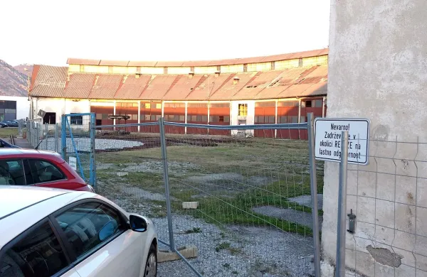 Marsikaj bo  odvisno od dogovora med občino in GF Nepremičnine glede remize. Če ga ne bo, bi občina milijone 
vložila v obnovo Laščakove vile. 