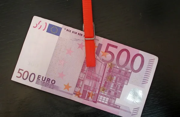 Finska preverja možnost univerzalnega temeljnega dohodka