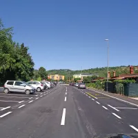 Koprska občinska uprava se je odločila, da bo stopila na 
prste lastnikom začasnih garaž, lop in drvarnic na javnih 
površinah.    