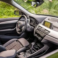 Notranjost ne razočara. Je tipično bmwjevska