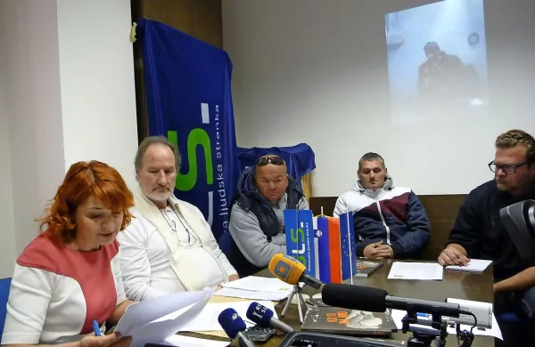 “Naša  občina je do sredine novembra nudila izredno socialno 
pomoč 1735 osebam  v skupni višini 313.800 evrov. 3767 
občanom je  subvencionirala  najemnine stanovanj v skupni 
vrednosti  613.500 evrov,” je nanizala Olga Franca (levo).