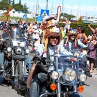 Harley davidsoni so preplavili Portorož.