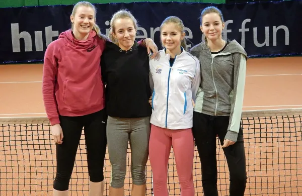 Maja Makorič, Alea Bubek, Ema Koršič in Maja Zucchiati (z 
leve proti desni na fotografiji).