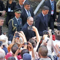 Putinov predsedniški obisk je ohromil Slovenijo. 