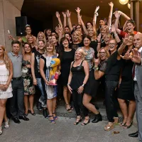 Dame z briških domačij že deset let predstavljajo domače 
pridelke, predvsem vino, na tradicionalni ljubljanski prireditvi 
Brike v mestu. Ob okroglem jubileju jim je po nekaj odpovedih 
uspelo predstavitev pripraviti tudi v Novi Gorici, kjer so se 
pred desetletjem predstavile prvič.