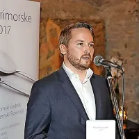 Rok Hladnik, direktor družbe Primorske novice: “Tradicija, ki se prenaša skozi 
generacije Primork in Primorcev, zavedanje in pripadnost prostoru, 
kredibilnost ter resnicoljubnost, so vrednote, ki nas združujejo  ter zaradi 
katerih se naši bralci vsak dan vračajo k prebiranju Primorskih novic.”
