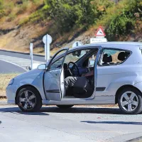 Potem ko je v izolski bolnišnici ustrelil zdravnika in policista, 
je 22. avgusta zgodaj popoldne morilec Darko Gregorič iz Sv. 
Antona mrtev obležal v avtu, ki so ga prerešetale krogle iz 
policijskega orožja.   