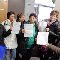 Obljube gospodarskega ministra in direktorja družbe Lipica 
turizem o boljšem poslovanju  pa so se sfižile.   

