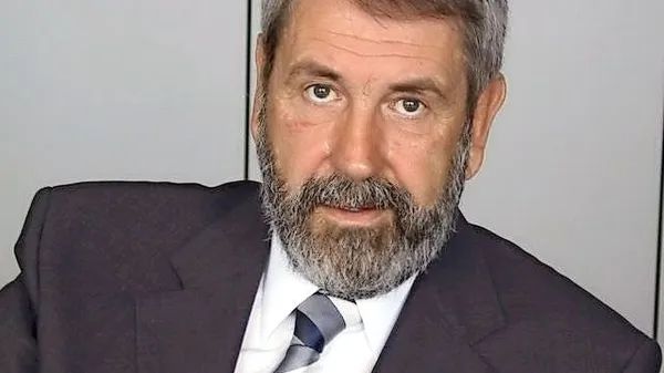 Vitomir Mavrič, gradbeni strokovnjak: 
“Zahvaljujoč konstrukciji pomola  se je popuščanje 
dogajalo postopoma in ne na hitro, kar je 
preprečilo, da bi prišlo do tragedije.”

