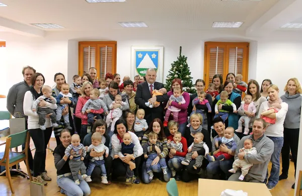 Na Kobariškem se veselijo 34 najmlajših občanov.