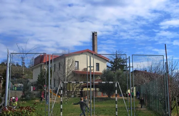 Občina Brda bo  v letošnjem letu plačala dobršen del zneska   za dozidavo kompleksa šole v 
Kojskem.