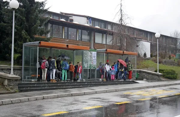  Ravnatelj cerkljanske osnovne šole Milan Koželj je z zasebno 
tožbo uspel dokazati, da sta ga Miran Ciglič in Vojko Zidarič 
žaljivo obdolžila.   