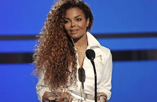Janet Jackson pri 50 letih povila prvega otroka