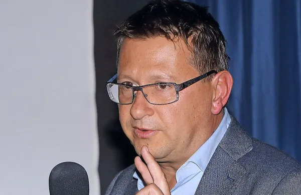 Na koprskem okrožnem sodišču se je s pričanjem vodje 
občinskega urada za okolje in prostor Georgija Bangijeva 
nadaljevalo ponovljeno sojenje v zadevi Serming.