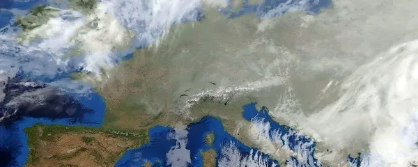 Proti nam priteka polarni zrak.