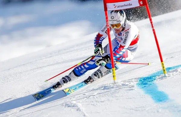 Francoski alpski smučar Alexis Pinturault je zmagovalec  
veleslaloma v švicarskem Adelbodnu. 