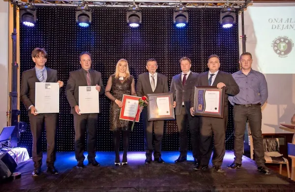 Nagrajenci Radia 94 za leto 2016: Andreja Sterle Podobnik ter predstavniki podjetij Plama-pur iz Podgrada,  Oro met iz Neverk, 
Menard RA iz Logatca ter Marinčič iz Zagorja.