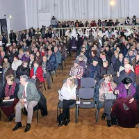 Nabito polna dvorana v Sv. Antonu pozdravila prihod &Scaron;avrinke (foto)