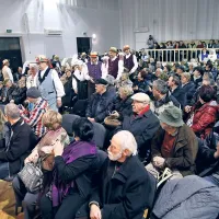 Nabito polna dvorana v Sv. Antonu pozdravila prihod &Scaron;avrinke (foto)