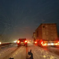 Sneg povzroča preglavice na cesti