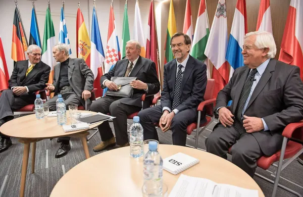 Udeleženci včerajšnje okrogle mize menijo, da bi se lahko 
Slovenija odrezala bolje. 