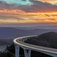 Januarska fotografija viadukta na Črnem Kalu Jake Ivančiča