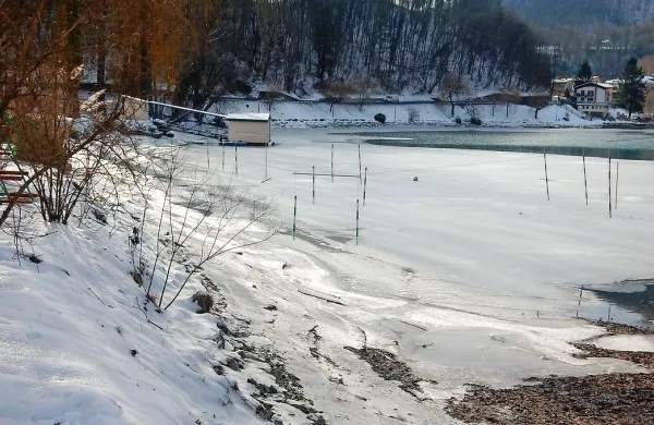 Tudi mostarsko jezero zmrzuje